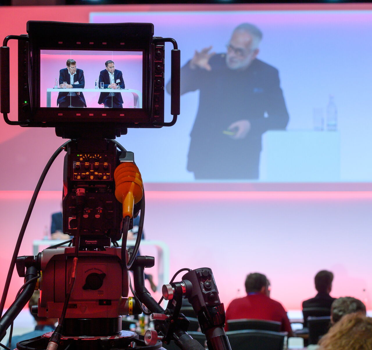 Video-Produktion begleitung mit der Kamera während dem Event